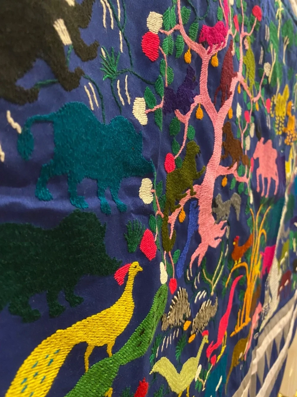 Stitched tapestry of animal for decorating a baby / child room (New)